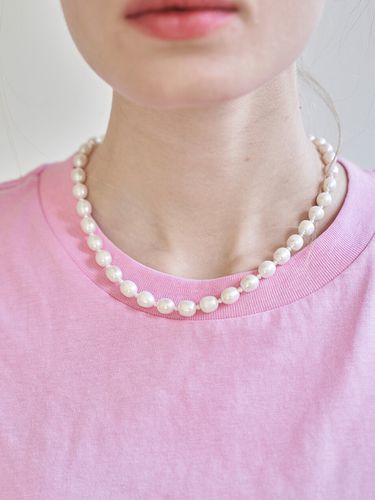 Harmony Pearl Necklace - cotoit - Modalova