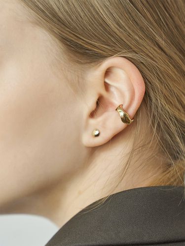 Flow Shell Earcuff - cotoit - Modalova