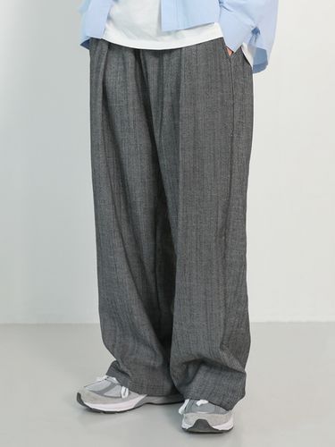 Non Fade One Tuck Wide Denim Pants () - FANACULT - Modalova