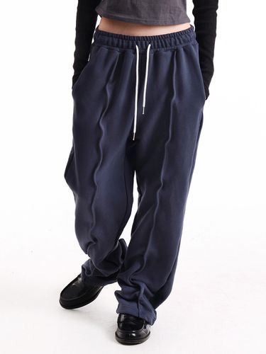 Wire Sweatpants (Navy) - PIECEMAKER - Modalova