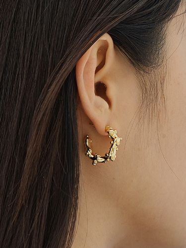 Wave Earrings - cotoit - Modalova