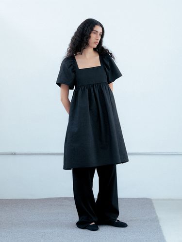 Square-neck Backless Dress_Black - RRACE - Modalova