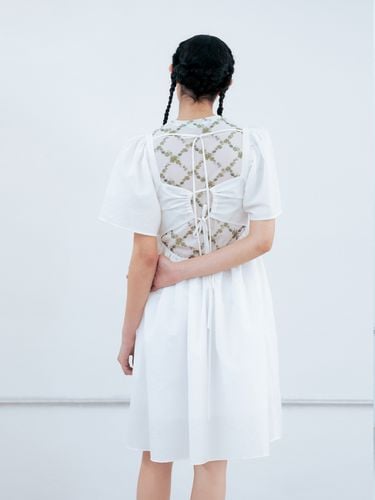 Square-neck Backless Dress_White - RRACE - Modalova