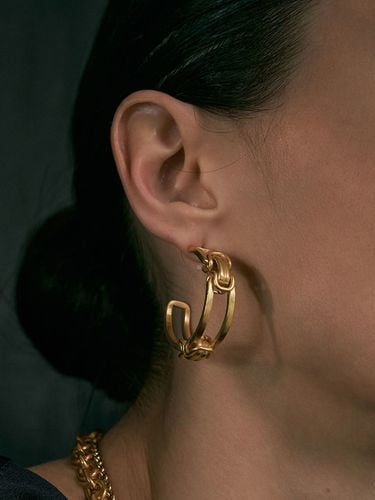 Dark E3 Earring_Gold - AHNI - Modalova