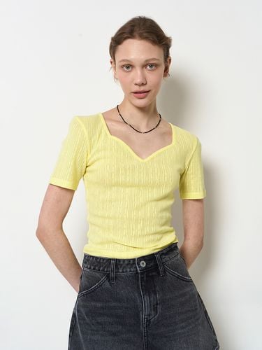 Heart Neck Crop T-shirt_Light Yellow - PLAC - Modalova