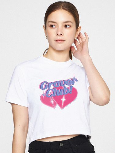 WOMAN] CLUB Logo Heart Cropped T-shirt - GRAVER - Modalova