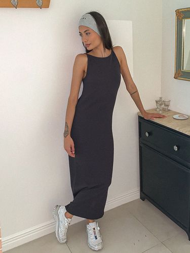 Ribbed Dress_Charcoal - INJIACTIVE - Modalova