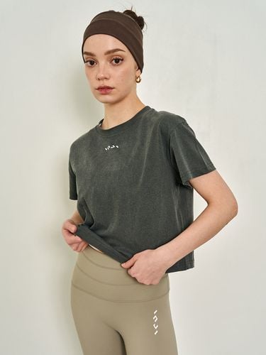 Boxy Logo Crop T-Shirt_Pigment Gray - INJIACTIVE - Modalova