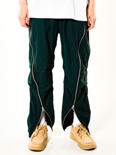 Screw Up Zipper Jogger Pant - Green - FREAKISH BUILDING - Modalova