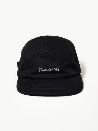 Camp Cap_Black - December Ten - Modalova