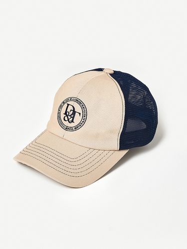 D And T Trucker cap_Brown/Navy - December Ten - Modalova