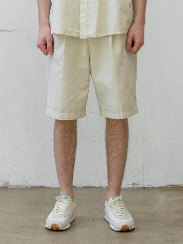 Pigment Color Shorts _ Light Beige - AGENTPEEK - Modalova