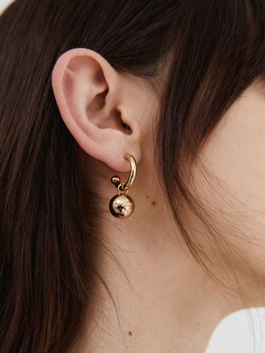 Solid Hoop Earring_Gold - MIDNIGHT MOMENT - Modalova