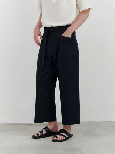 Belted Wide Cropped Pants _ Navy - endoor - Modalova