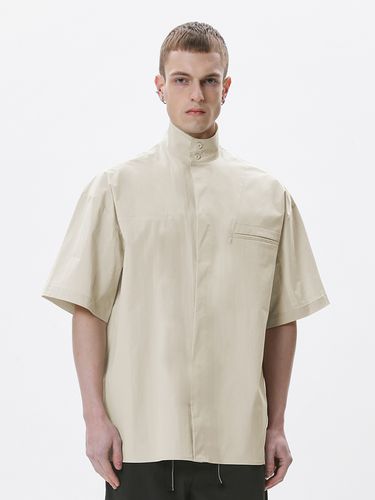 High-neck Half Shirt [Beige] - DGNAK12 - Modalova