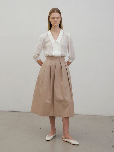 Pleats Balloon Skirt_Beige - Lucirzu - Modalova