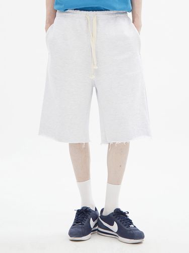 Cut-Off Waist Flat Cargo Cotton Shorts_Grey - FAMILLE - Modalova