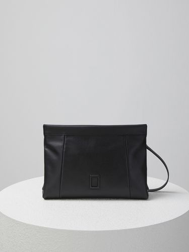 Paper Clutch 31 Bag_Black - COURONNE - Modalova