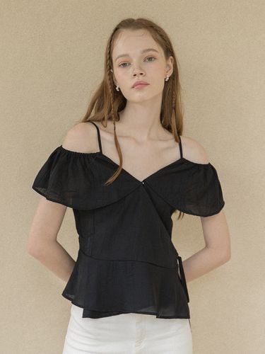 Off Shoulder Wrap Blouse_Black - clet - Modalova