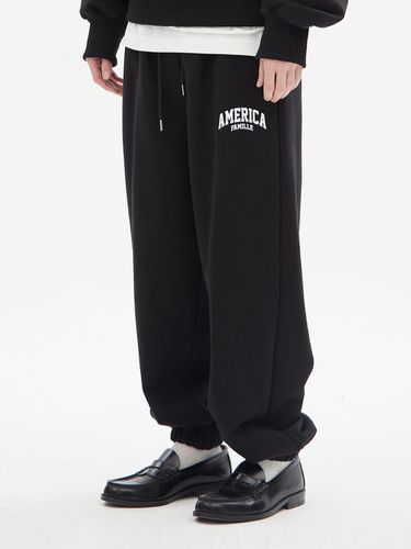 America Logo Sweat Pants_Black - FAMILLE - Modalova