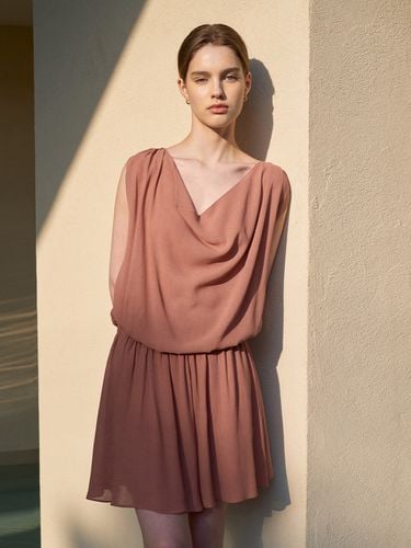 Drape Shirring Top - RENEJ - Modalova