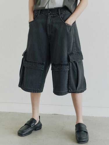 Utility Cargo Wide Denim Bermuda Pants_Gray - NOIRER - Modalova