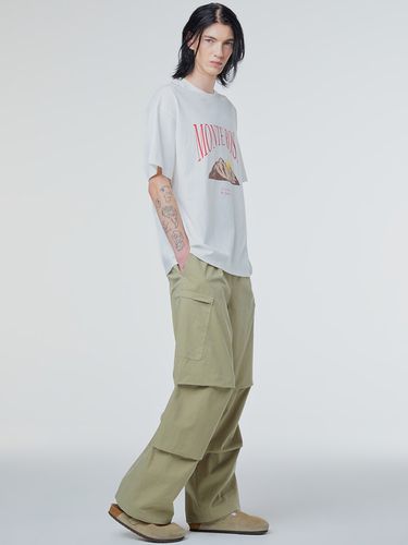 Ms Pleated Hidden Cargo Pants_Khaki - INSTANTFUNK - Modalova