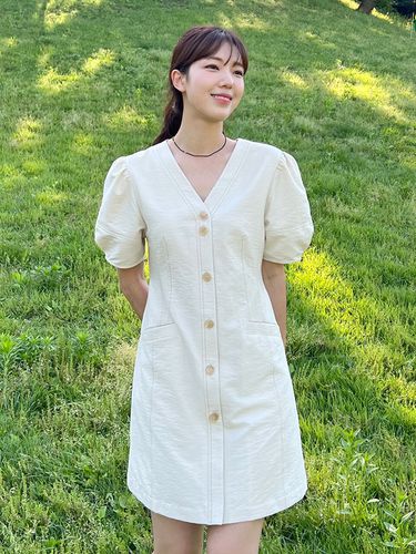 Voluminous Sleeve Mini Dress _Light Beige - a.t.corner - Modalova