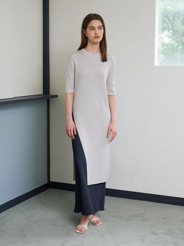 Slit Ribbed Dress - RENEJ - Modalova