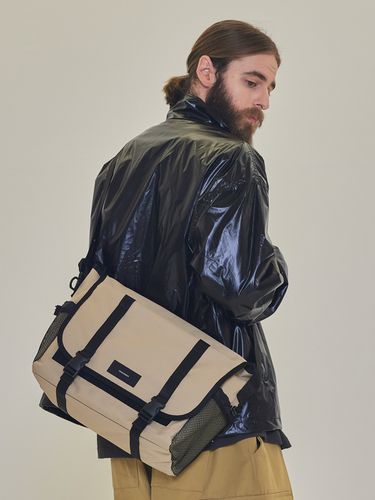 CB Confy Messenger Bag _ Beige - CARGOBROS - Modalova