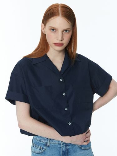 Solid Crop Shirt_Navy - MUDIDI - Modalova