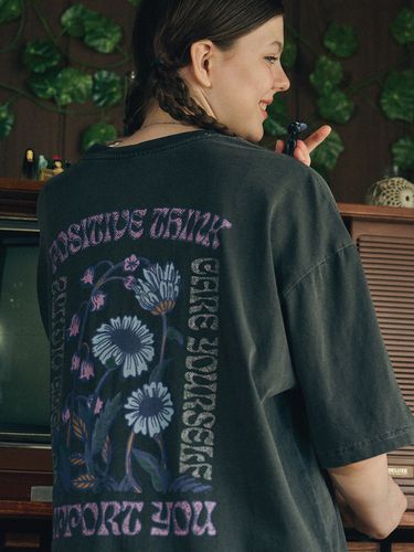 Calming Flower Pigment T-shirt_Smoke Black - CPGN - Modalova