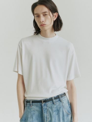 Ribbed Mock Neck Half T-Shirt_White - NOIRER - Modalova