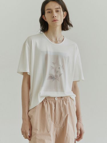 Layer Flower Print T-Shirt_White - NOIRER - Modalova