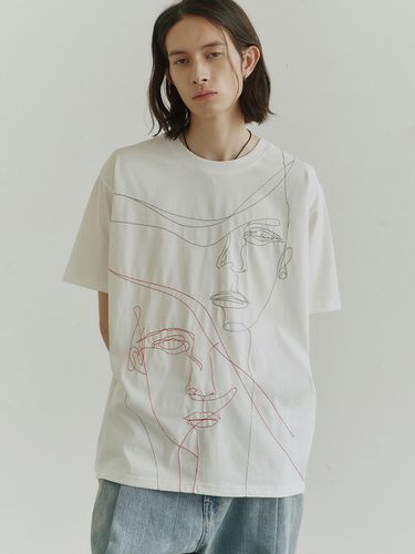 Line Drawing Half T-Shirt_White - NOIRER - Modalova