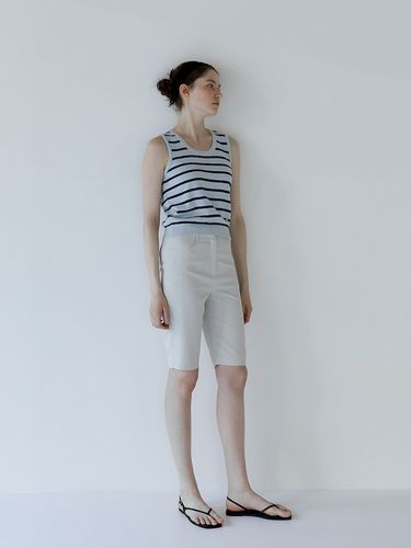 Slim Bermuda Pants - URAGO - Modalova