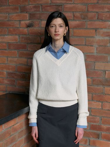 Boucle V-neck Sweater - Lamerei - Modalova