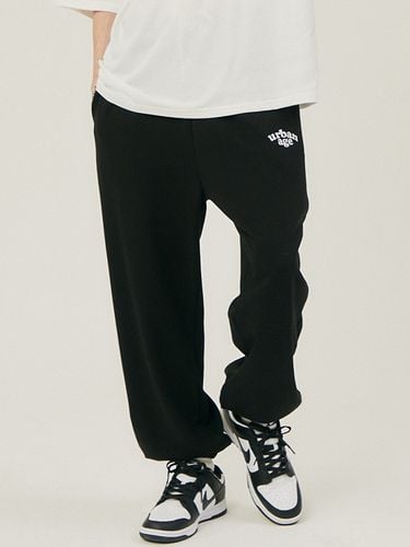 Round Logo Jogger Pants - URBANAGE - Modalova