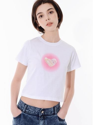 Stone Heart Cropped T-Shirt _ White - PIECEMAKER - Modalova