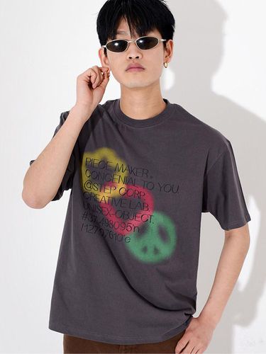 Piece Love Peace T-Shirt _ Charcoal - PIECEMAKER - Modalova