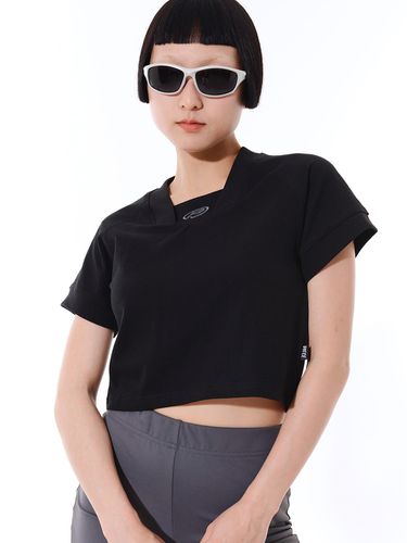 EX Football Cropped T-Shirt _ Black - PIECEMAKER - Modalova