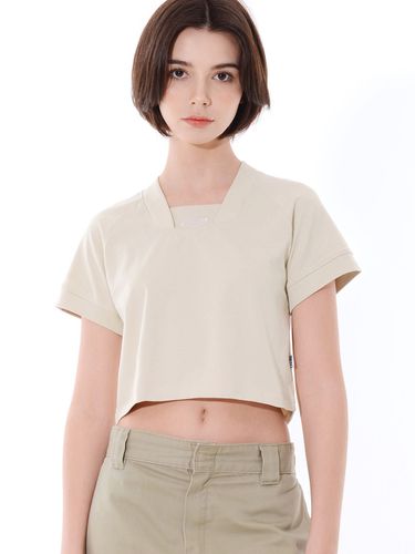 EX Football Cropped T-Shirt _ Beige - PIECEMAKER - Modalova