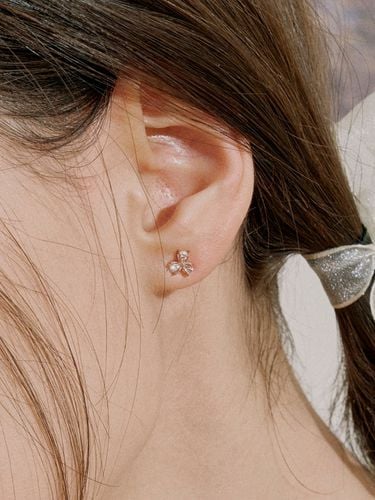 K Triple Flore Earrings - BARA DU - Modalova