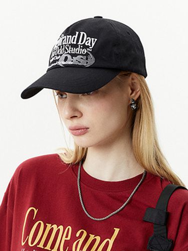 Night Day Embroidery Logo Ball Cap [] - ODD STUDIO - Modalova