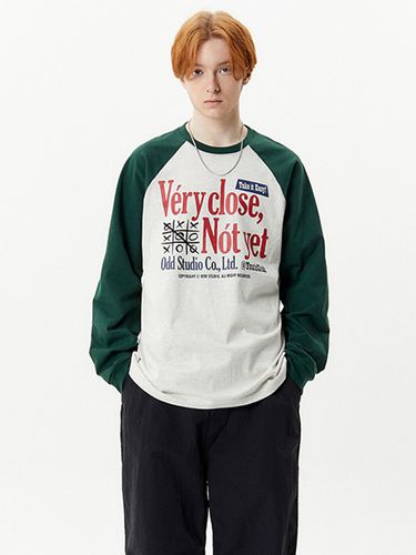 Very Close Raglan Long Sleeve T-shirt - ODD STUDIO - Modalova