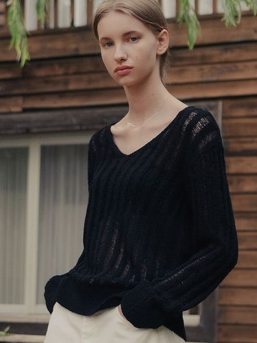 Damage Slit V-neck Sweater Top_Black - hardcore happiness - Modalova