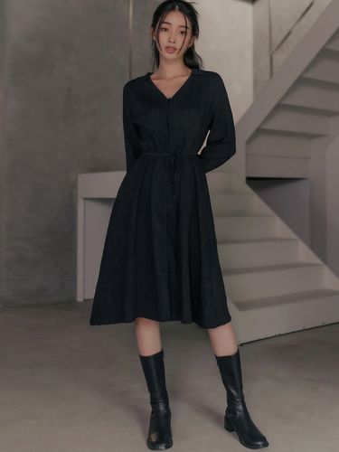 Pin Tuck V-neck Collar Dress - hardcore happiness - Modalova