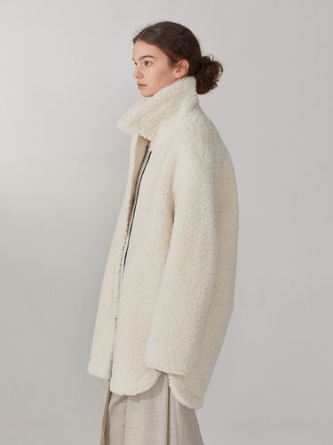 Faux Shearing Reversible Half Coat - MUSEE - Modalova