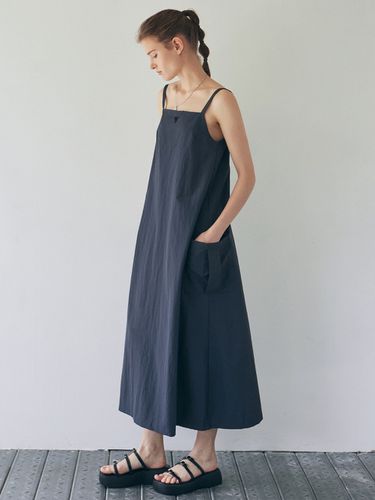 Comfortable Sleeveless Dress_Charcoal - NICK&NICOLE - Modalova