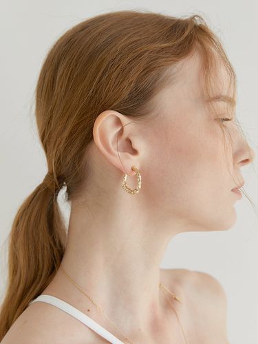 Atypical Square Ring Earrings_Gold - halden - Modalova